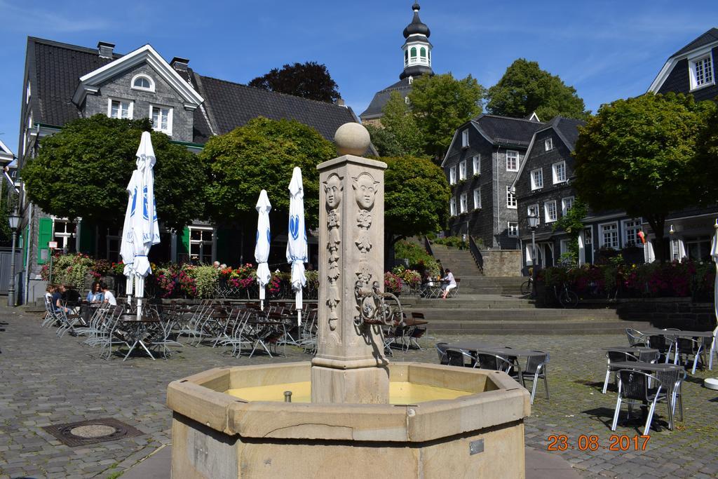 Messewohnung Graefrath Solingen Bagian luar foto